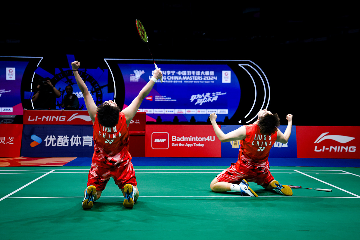 双人同屏羽毛球游戏