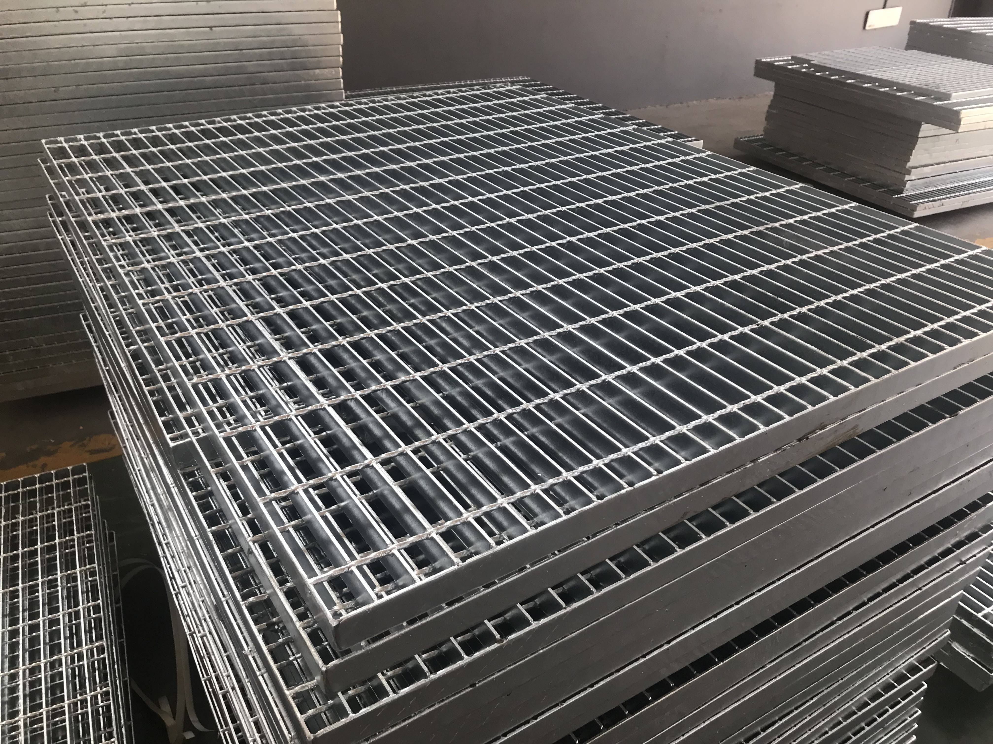 压焊钢格栅和压锁钢格栅的区别